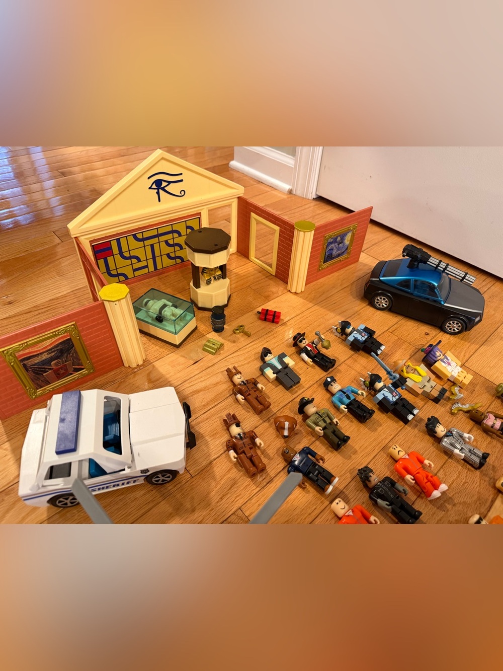 ROBLOX Jailbreak, Police Car & Assorted Figures - Picture 2 of 6